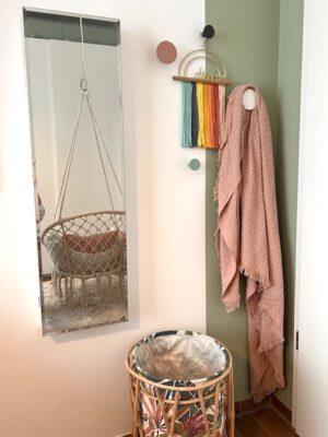 Kids room mirror cabinet